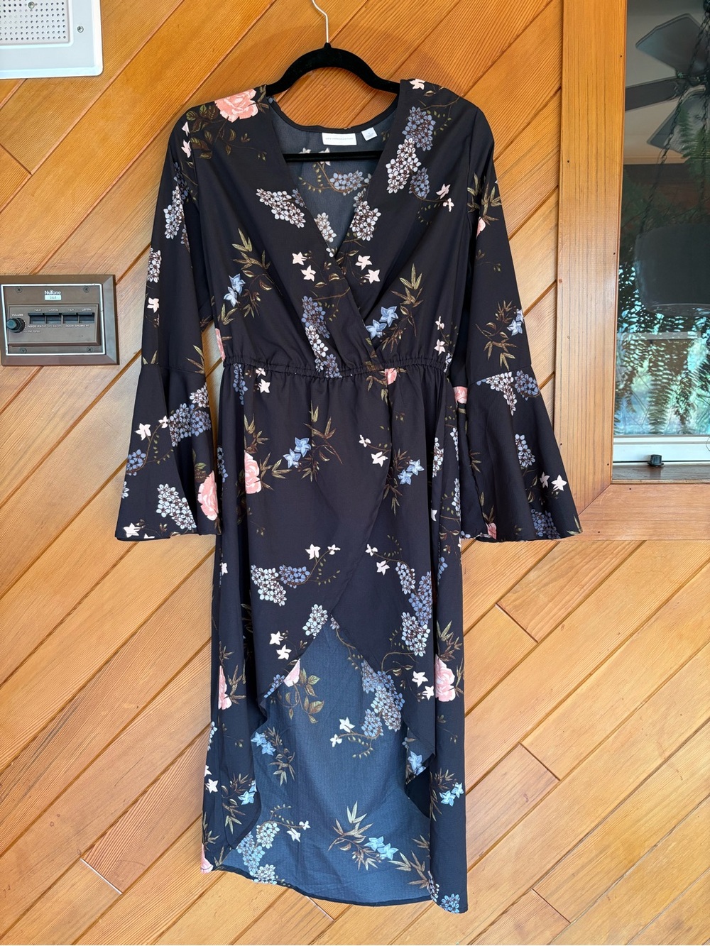 New York & Company Women’s Black Floral Wrap Midi Dress size M